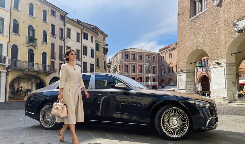 Mercedes Mybach – Auto Noleggio Aeroporto Canova o Stazione F.F.S.S. Treviso