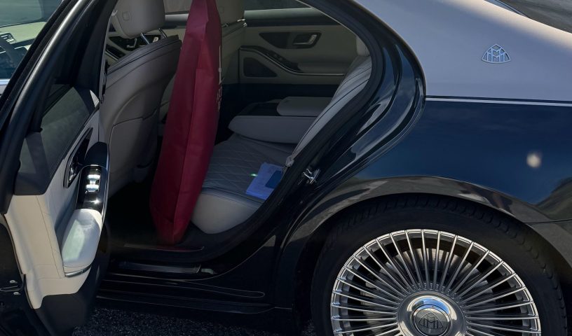 Mercedes Mybach – Auto Noleggio Aeroporto Canova o Stazione F.F.S.S. Treviso